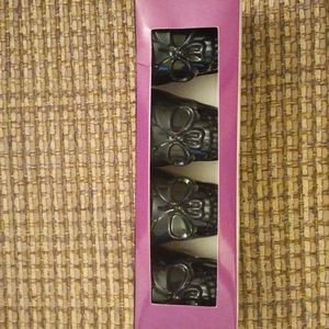 Set of 4 skull shot glasses